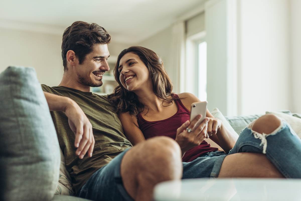 Presente para paquera homem Me ajuda, Cupido Serenatas Online